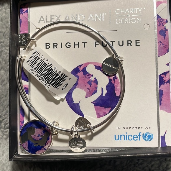 UNICEF Bright Future Alex and Ani Bracelet - Picture 2 of 5